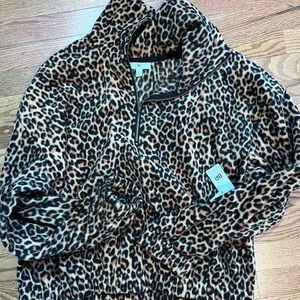 BP pullover with zipper